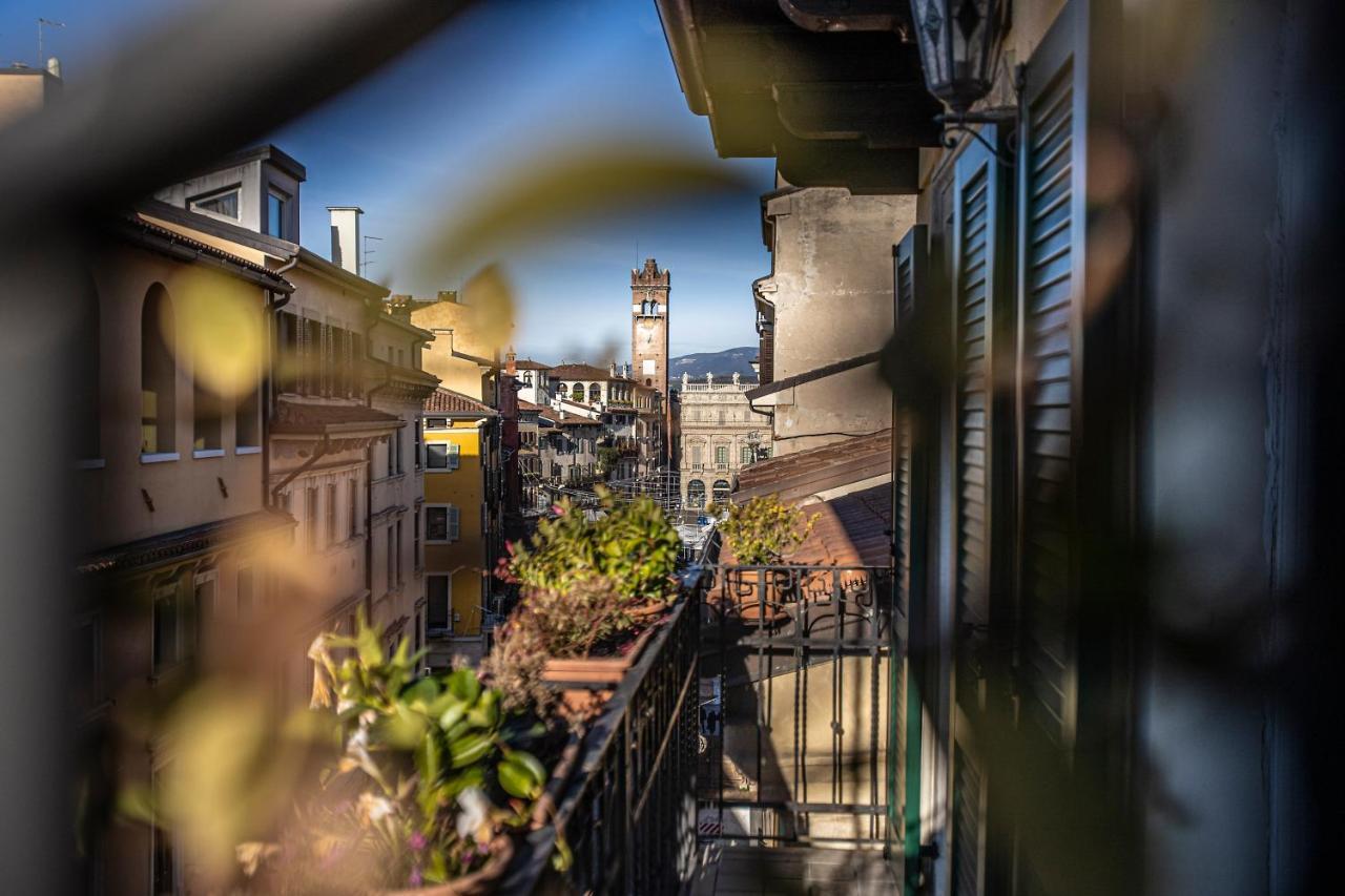 Relais Balcone Di Giulietta Hotel Verona Kültér fotó View of the castle from the city